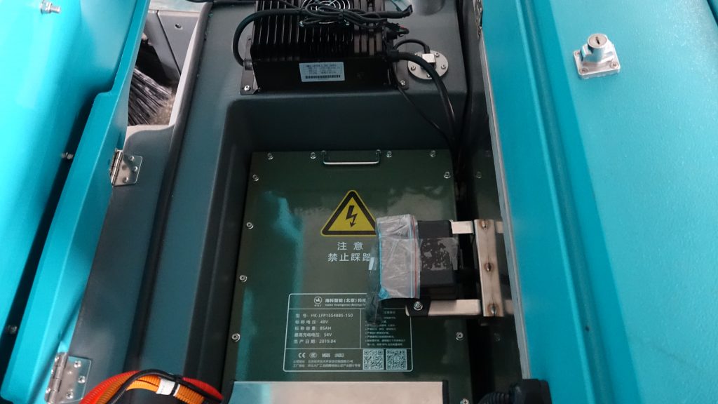 淺析國內電動掃地車,道路清掃車發展和研究方向