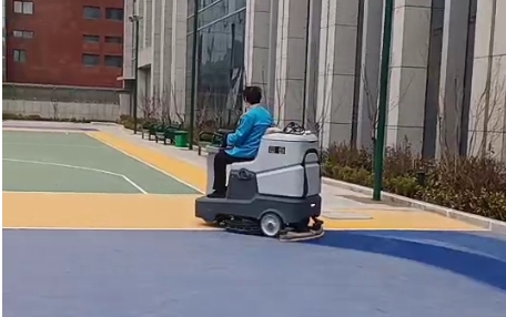 學校清潔的新選擇:洗地車讓教育環境更清新